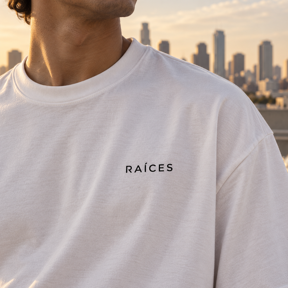 RAÍCES MI VIDA. MIS REGLAS. Heavy Oversized Tee – Lifestyle- und Produktaufnahme 5