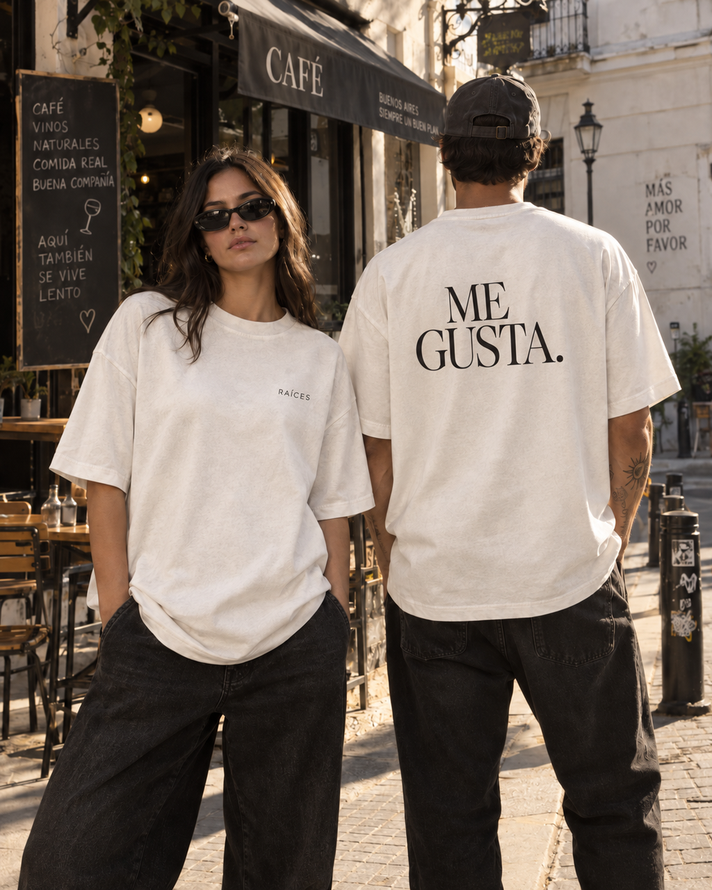 RAÍCES ME GUSTA Heavy Oversized Tee – Lifestyle- und Produktaufnahme 1
