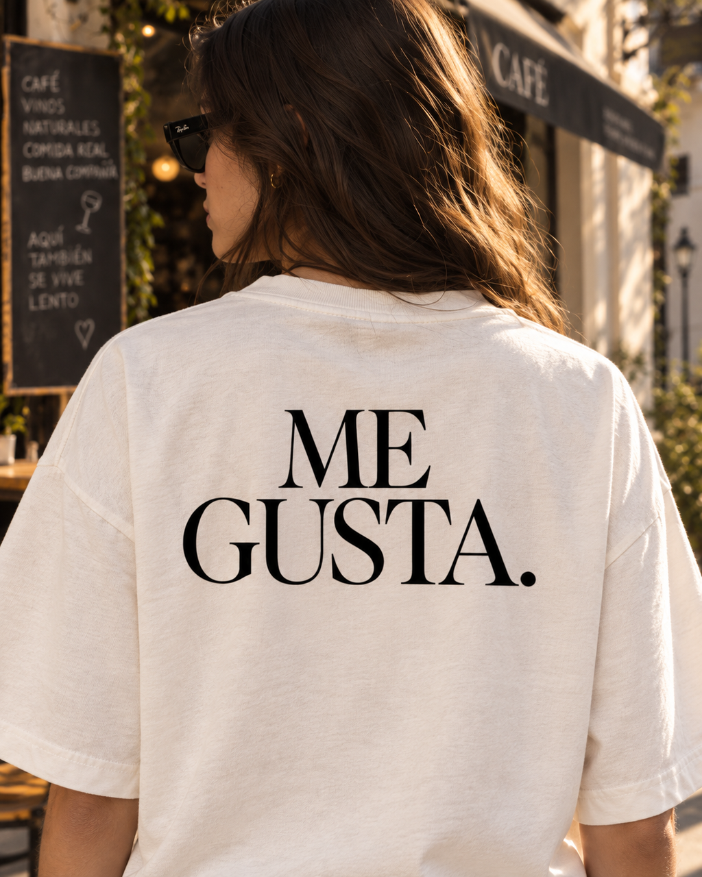 RAÍCES ME GUSTA Heavy Oversized Tee – Lifestyle- und Produktaufnahme 4