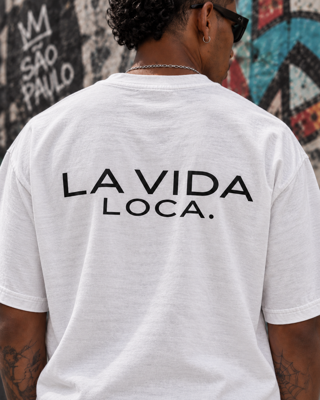 RAÍCES LA VIDA LOCA Heavy Oversized Tee – Lifestyle- und Produktaufnahme 4